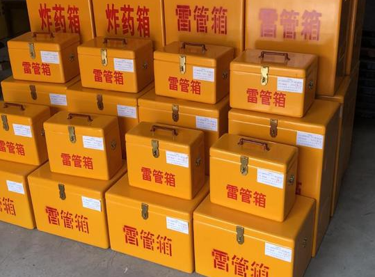 新干玻璃钢雷管箱的使用寿命一般是多少？